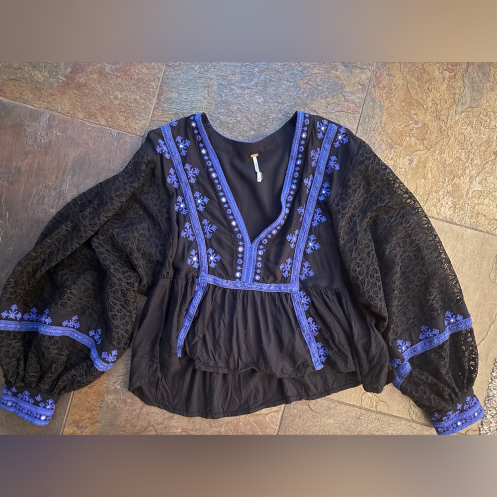 Free People Black Embroidered purple Boho top medium Oversized lace lantern slve